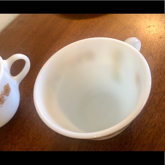 4 Vintage Pyrex butterfly gold pattern cups - Picture 4 of 5